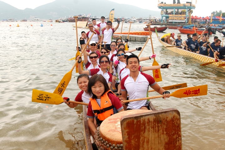 ONC Lawyers won the Silver Cup in the Law Society Legal Professional Cup Dragon Boat Race 2017