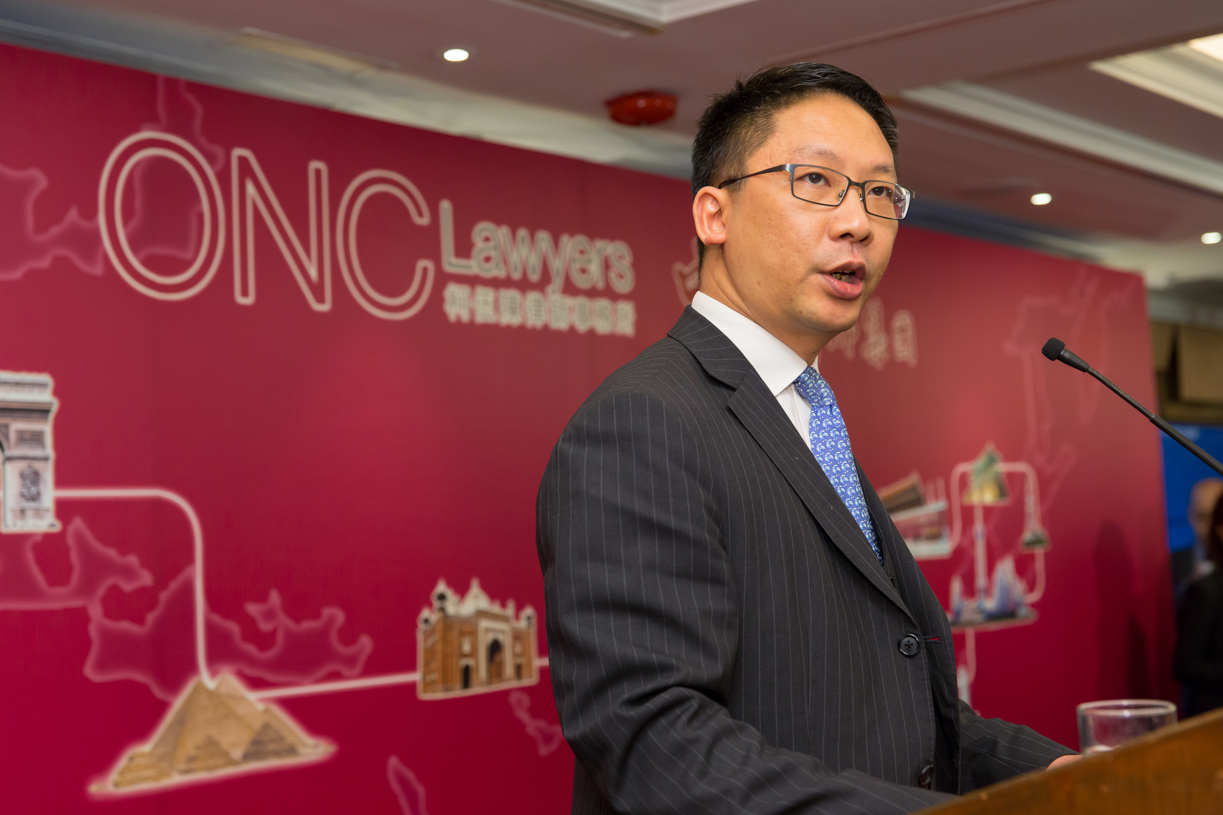 Secretary for Justice Mr. Rimsky Yuen gave a speech at the cocktail reception of ONC Lawyers
