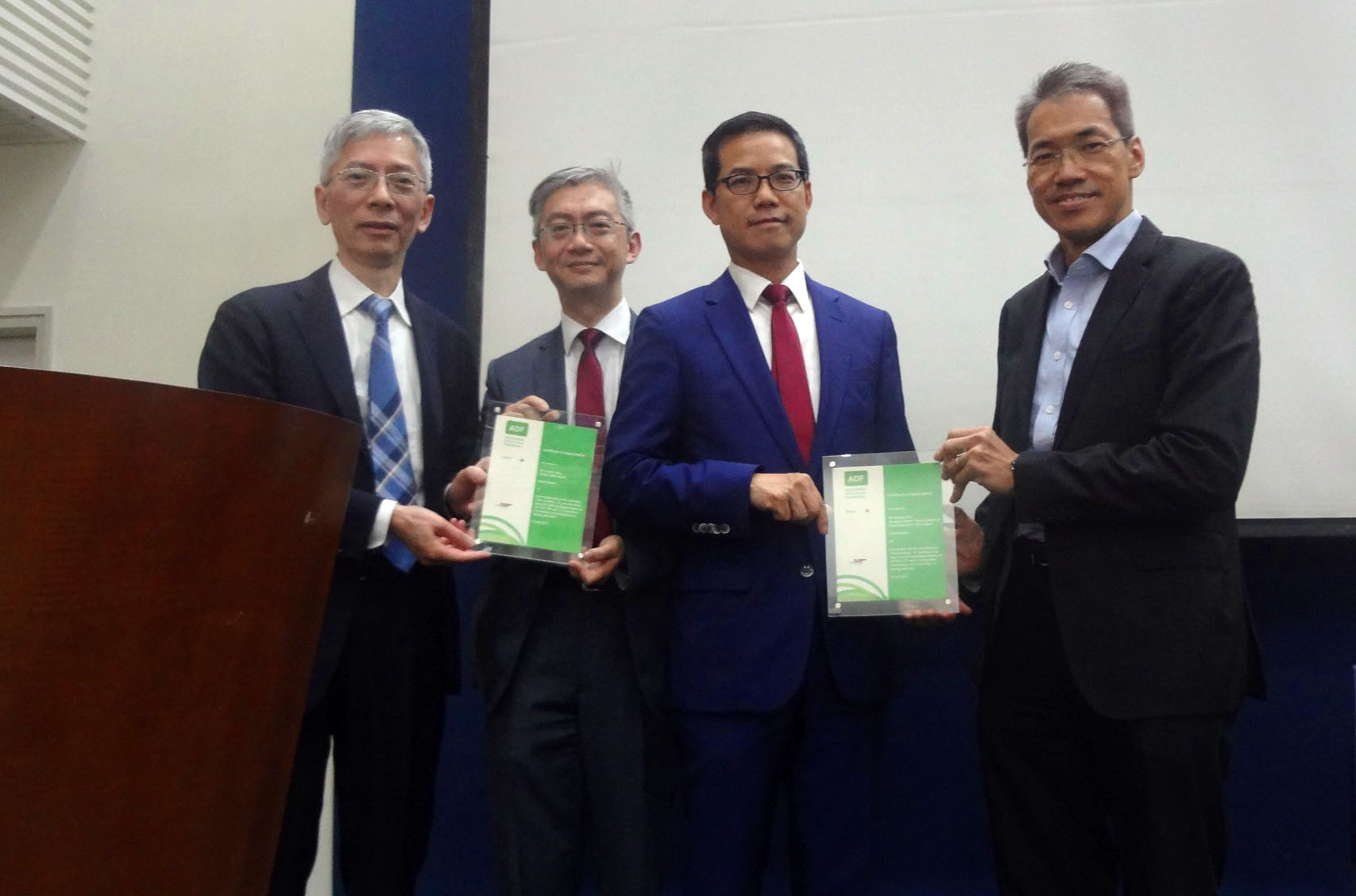 Mr Sherman Yan and Mr Dominic Wai gave a seminar for the Accounting Development Foundation and the Institute of Accountants in Management on dawn raids and investigative powers of regulators